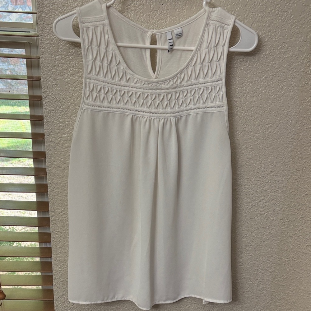 Elle Off-White Sleeveless Blouse